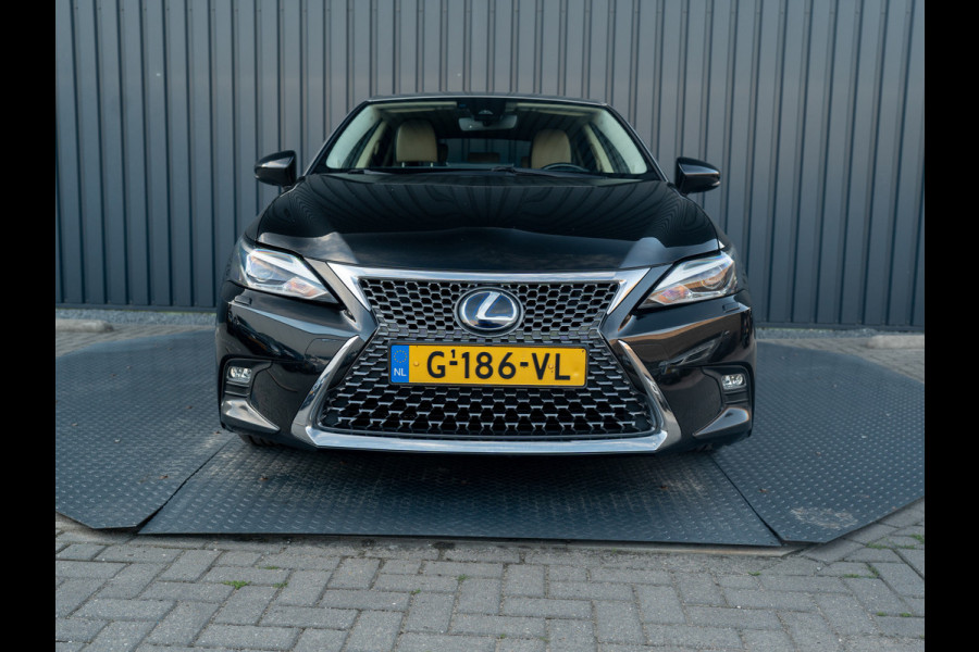 Lexus CT 200h Business Line Pro | Camera | Stoelverwarming | Leder | Bi-Tone | Keyless | Prijs Rijklaar!!