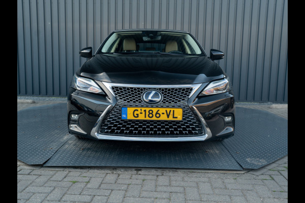 Lexus CT 200h Business Line Pro | Camera | Stoelverwarming | Leder | Bi-Tone | Keyless | Prijs Rijklaar!!