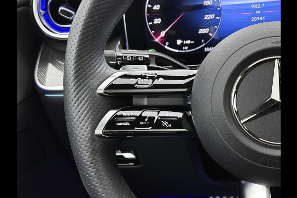 Mercedes-Benz GLC 400 e 4MATIC AMG Plug-In Hybride aprt-26 Panorama dak | 5 spaaks lichtmetalen velgen | Trekhaak | Treeplanken | Parking support | Inclusief 24 maanden MB Certified garantie voor Europa.