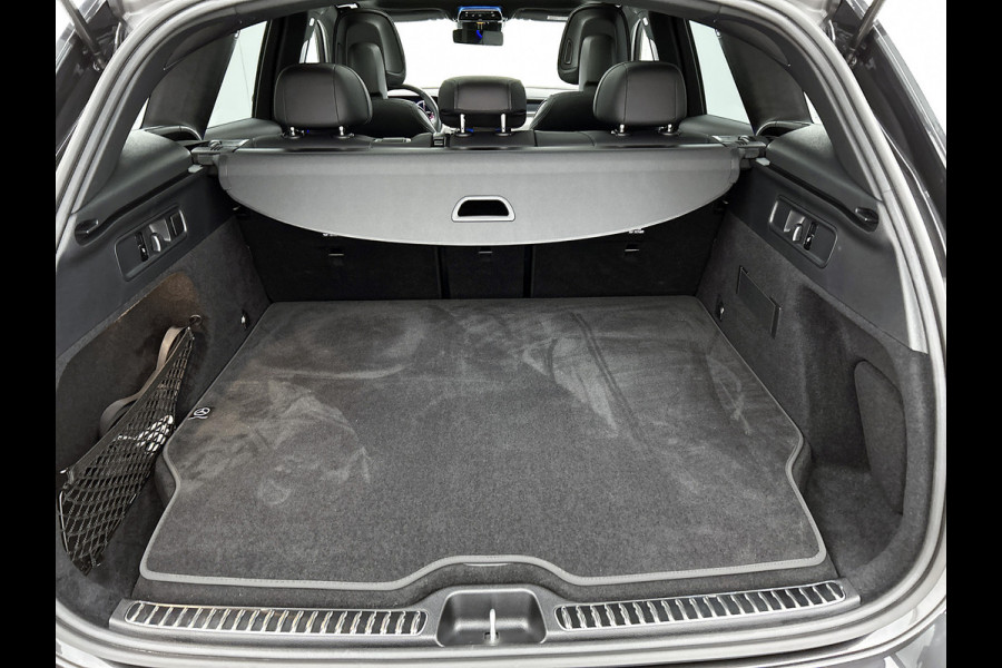 Mercedes-Benz GLC 400 e 4MATIC AMG Plug-In Hybride aprt-26 Panorama dak | 5 spaaks lichtmetalen velgen | Trekhaak | Treeplanken | Parking support | Inclusief 24 maanden MB Certified garantie voor Europa.