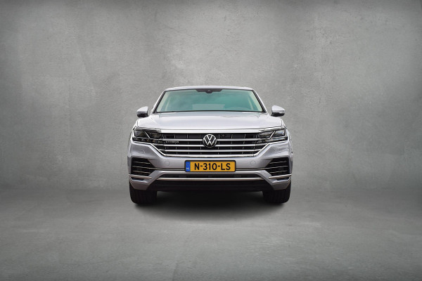 Volkswagen Touareg 3.0 TSi eHybrid 4MOTION | Trekhaak | Luchtvering | Pano | Leer | Memory | SOH 97,6%