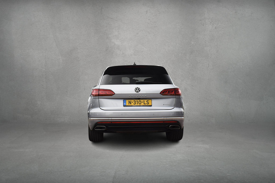 Volkswagen Touareg 3.0 TSi eHybrid 4MOTION | Trekhaak | Luchtvering | Pano | Leer | Memory | SOH 97,6%