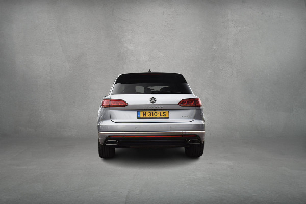 Volkswagen Touareg 3.0 TSi eHybrid 4MOTION | Trekhaak | Luchtvering | Pano | Leer | Memory | SOH 97,6%