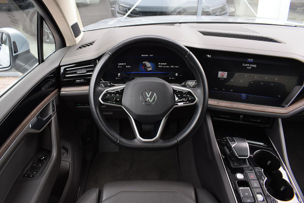 Volkswagen Touareg 3.0 TSi eHybrid 4MOTION | Trekhaak | Luchtvering | Pano | Leer | Memory | SOH 97,6%