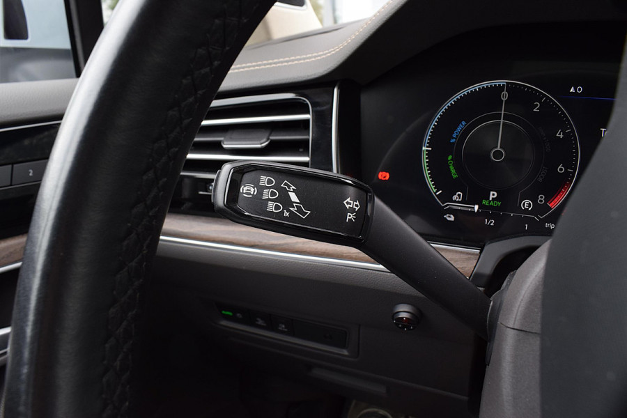 Volkswagen Touareg 3.0 TSi eHybrid 4MOTION | Trekhaak | Luchtvering | Pano | Leer | Memory | SOH 97,6%