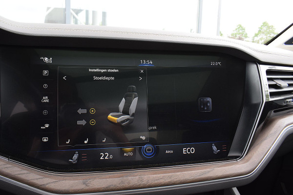 Volkswagen Touareg 3.0 TSi eHybrid 4MOTION | Trekhaak | Luchtvering | Pano | Leer | Memory | SOH 97,6%