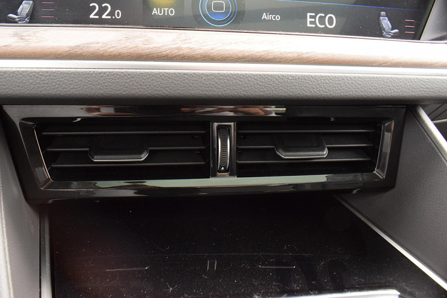 Volkswagen Touareg 3.0 TSi eHybrid 4MOTION | Trekhaak | Luchtvering | Pano | Leer | Memory | SOH 97,6%