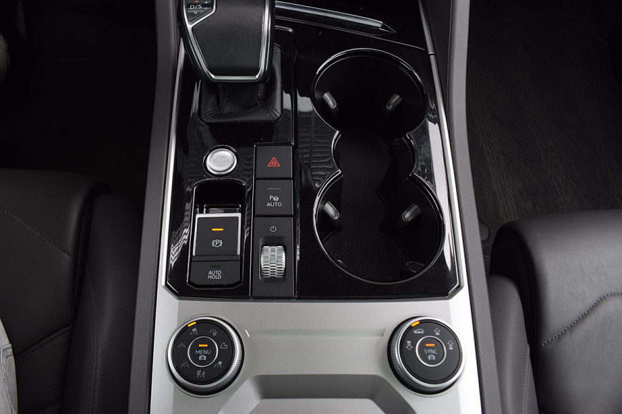 Volkswagen Touareg 3.0 TSi eHybrid 4MOTION | Trekhaak | Luchtvering | Pano | Leer | Memory | SOH 97,6%