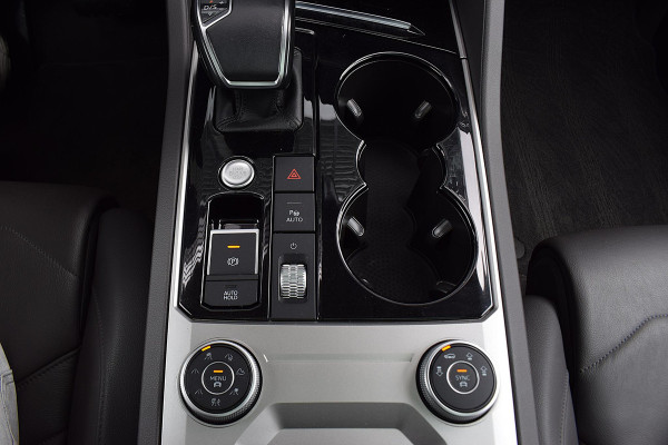 Volkswagen Touareg 3.0 TSi eHybrid 4MOTION | Trekhaak | Luchtvering | Pano | Leer | Memory | SOH 97,6%