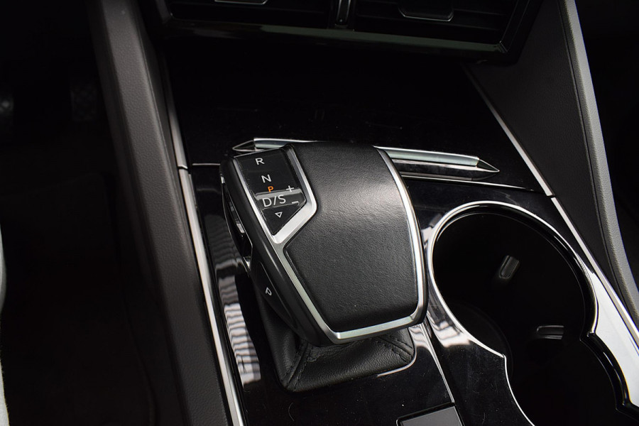 Volkswagen Touareg 3.0 TSi eHybrid 4MOTION | Trekhaak | Luchtvering | Pano | Leer | Memory | SOH 97,6%