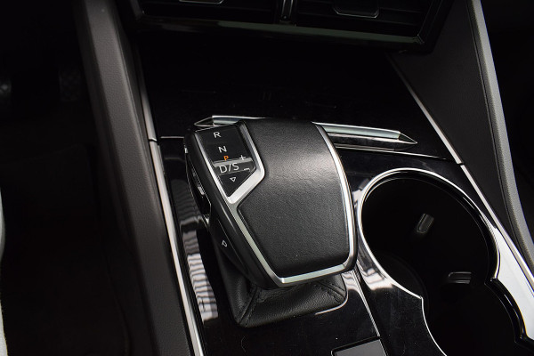 Volkswagen Touareg 3.0 TSi eHybrid 4MOTION | Trekhaak | Luchtvering | Pano | Leer | Memory | SOH 97,6%