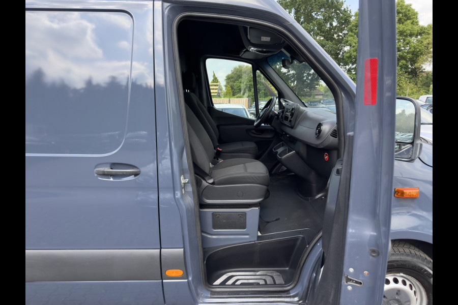 Mercedes-Benz eSprinter L2 H2 {SoH-100%} Aut. *ECC | KEYLESS | CAMERA | RADIO | HEATED-SEAT | CCS-FASTLOADER*