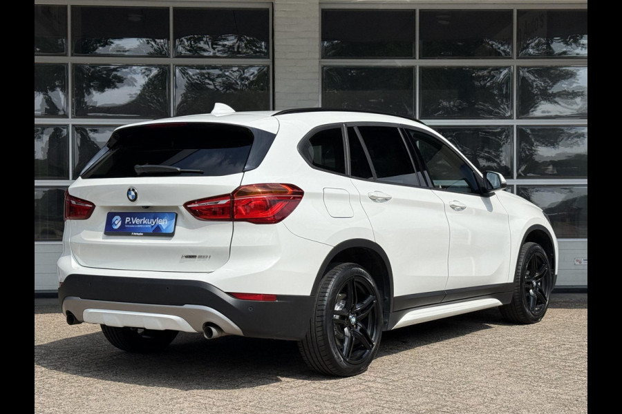 BMW X1 xDrive20i High Executive | SPORTLINE | MEMORY STOELEN | SPORTSTOELEN | TREKHAAK | STOELVERWARMING | HEAD UP | 18 INCH |