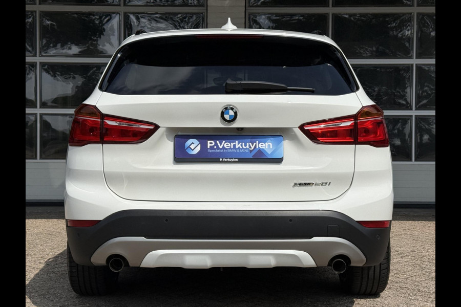 BMW X1 xDrive20i High Executive | SPORTLINE | MEMORY STOELEN | SPORTSTOELEN | TREKHAAK | STOELVERWARMING | HEAD UP | 18 INCH |