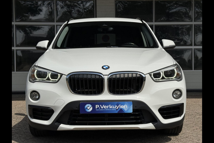 BMW X1 xDrive20i High Executive | SPORTLINE | MEMORY STOELEN | SPORTSTOELEN | TREKHAAK | STOELVERWARMING | HEAD UP | 18 INCH |