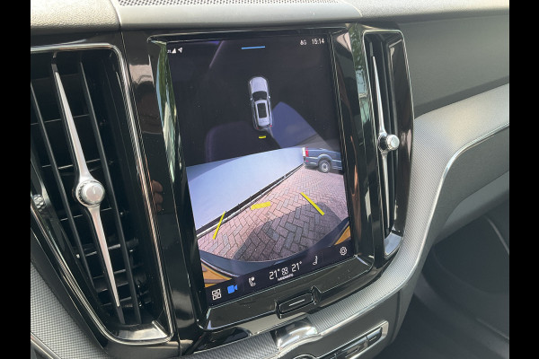Volvo XC60 2.0 T6 Plug-in hybrid AWD Plus Bright Panorama Leer inscription stoelen