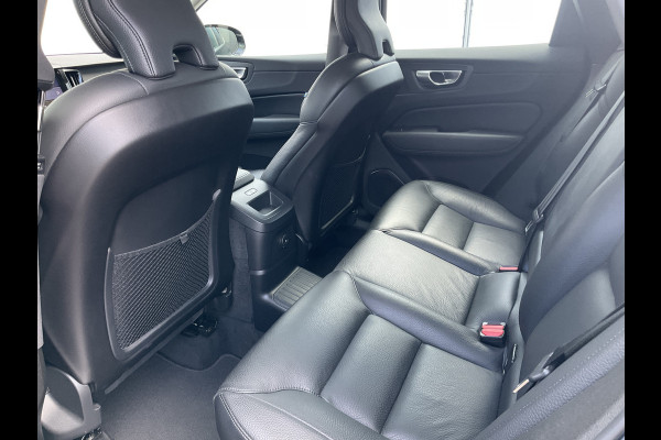 Volvo XC60 2.0 T6 Plug-in hybrid AWD Plus Bright Panorama Leer inscription stoelen