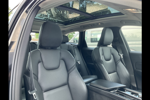 Volvo XC60 2.0 T6 Plug-in hybrid AWD Plus Bright Panorama Leer inscription stoelen