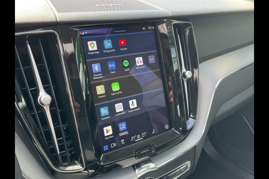 Volvo XC60 2.0 T6 Plug-in hybrid AWD Plus Bright Panorama Leer inscription stoelen