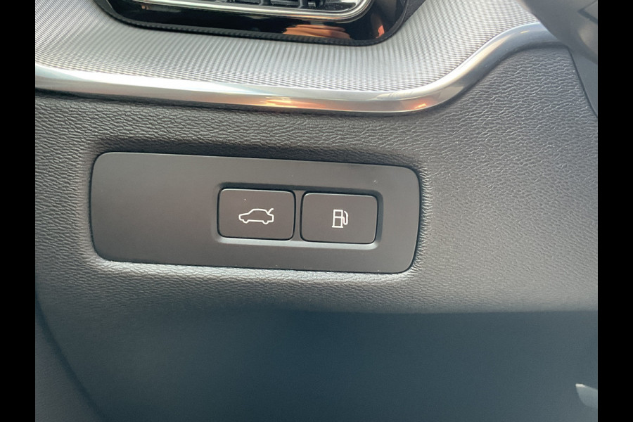 Volvo XC60 2.0 T6 Plug-in hybrid AWD Plus Bright Panorama Leer inscription stoelen