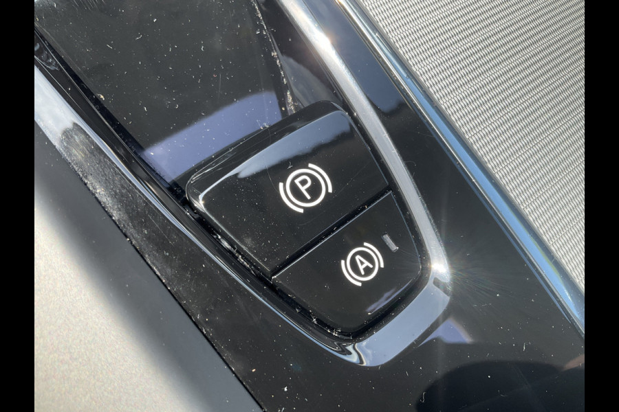 Volvo XC60 2.0 T6 Plug-in hybrid AWD Plus Bright Panorama Leer inscription stoelen