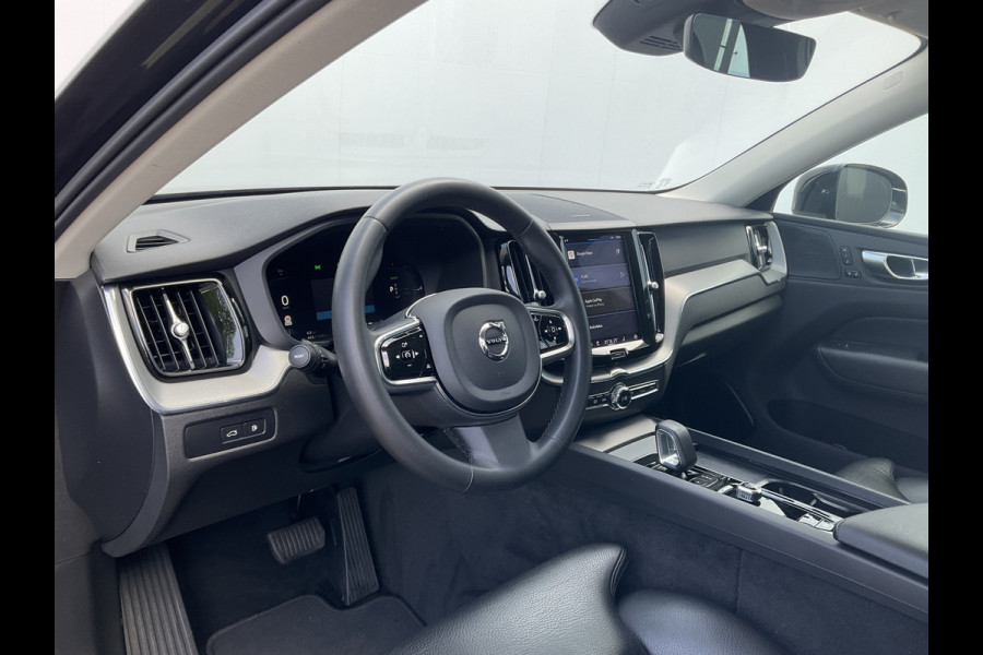Volvo XC60 2.0 T6 Plug-in hybrid AWD Plus Bright Panorama Leer inscription stoelen