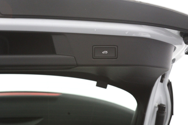 Volkswagen ID.4 Pro 77 kWh 204 PK, SOH 98 %, Winterpakket, Carplay, 360 Camera, Adap. Cruise Control