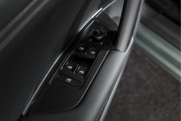 Volkswagen Tiguan 1.5 eHybrid Life Edition | Dig. Cockpit | Adapt. Cruise | Stoel-+stuurverw. | 360 Camera | PDC | App. Connect | ECC | LM 17" | 5439