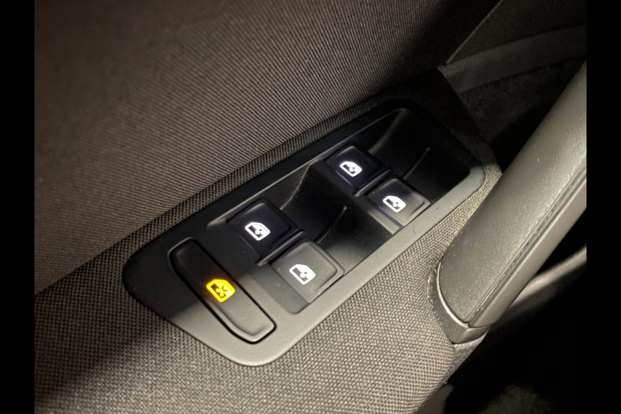 Volkswagen Golf 1.0 TSI|86 PK|5-DEURS|FACELIFT|NAVIGATIE|APPLE CARPLAY|CLIMATE+CRUISE CONTROL|DAB|PDC V+A|ORIGINELE NL-AUTO|NAP|