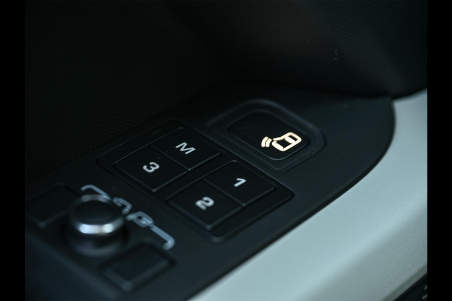 Land Rover Defender 110 2.0 P400e 110 SE | NL-Auto | Panoramadak | 1e Eigenaar | Led | Trekhaak | Keyless entree | 360 camera | Meridian surround | Ambiance interieur |