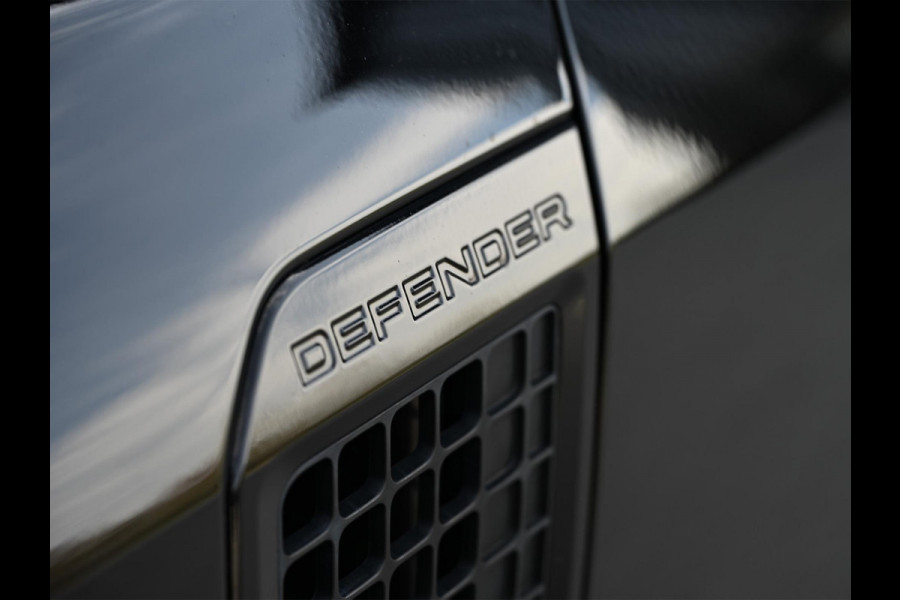 Land Rover Defender 110 2.0 P400e 110 SE | NL-Auto | Panoramadak | 1e Eigenaar | Led | Trekhaak | Keyless entree | 360 camera | Meridian surround | Ambiance interieur |