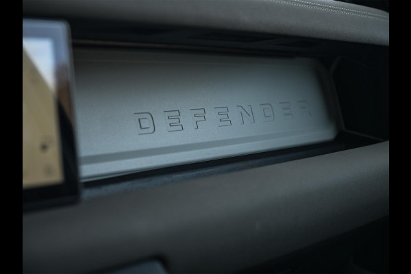 Land Rover Defender 110 2.0 P400e 110 SE | NL-Auto | Panoramadak | 1e Eigenaar | Led | Trekhaak | Keyless entree | 360 camera | Meridian surround | Ambiance interieur |