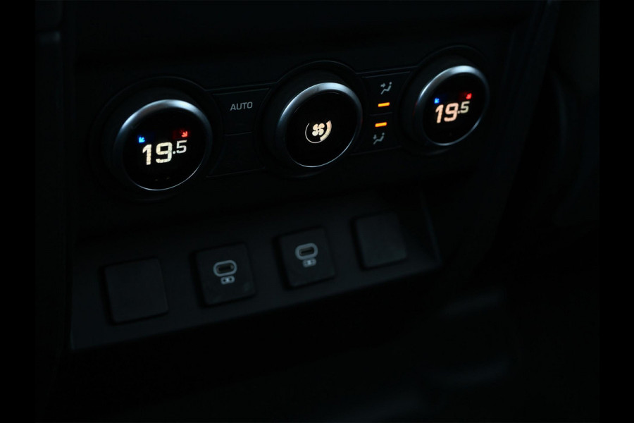 Land Rover Defender 110 2.0 P400e 110 SE | NL-Auto | Panoramadak | 1e Eigenaar | Led | Trekhaak | Keyless entree | 360 camera | Meridian surround | Ambiance interieur |