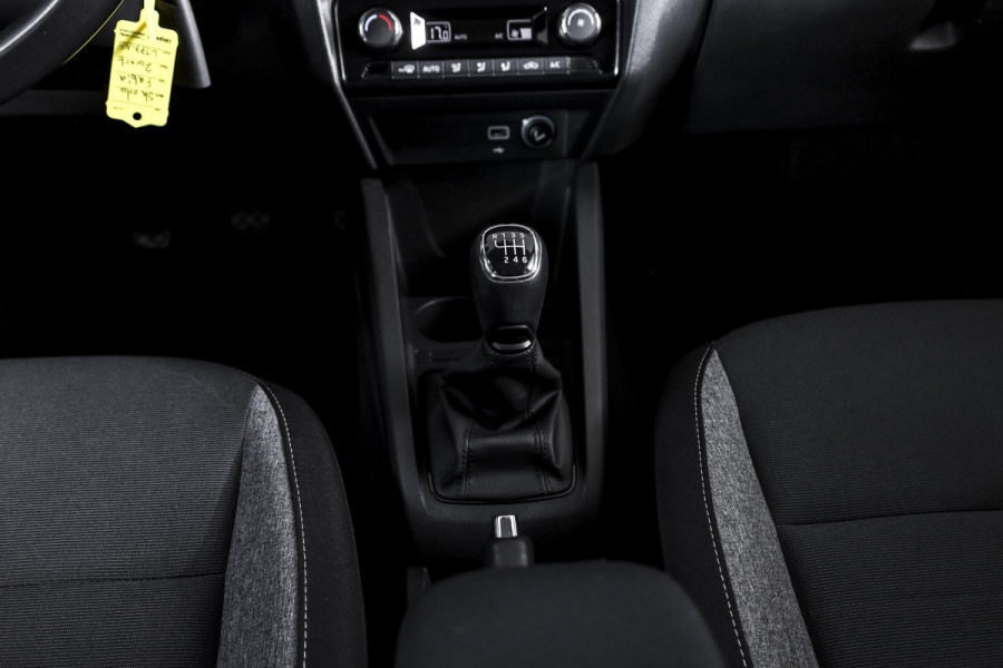 Škoda Fabia Combi 1.0 TSI 110 PK Style | Panodak | Adapt. Cruise | Stoelverw. | PDC | Camera | NAV + App. Connect | ECC | Trekhaak | LM 16" |