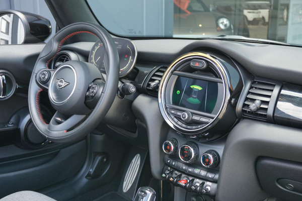 MINI Cabrio 1.5 Cooper Sidewalk Edition JCW + CAMERA / APPLE CARPLAY / STOELVERWARMING