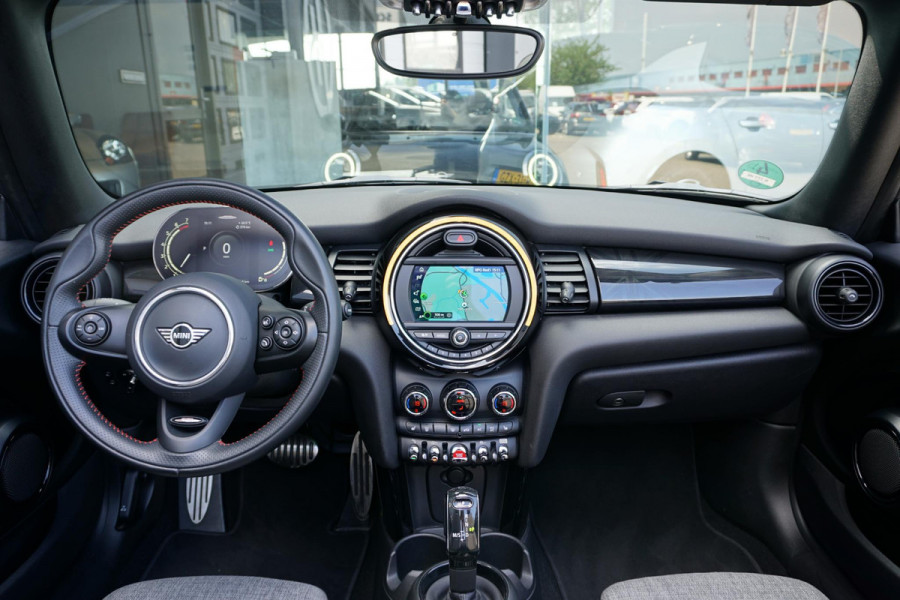 MINI Cabrio 1.5 Cooper Sidewalk Edition JCW + CAMERA / APPLE CARPLAY / STOELVERWARMING