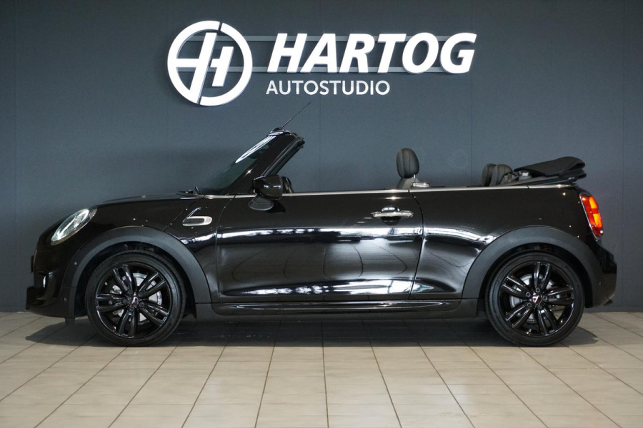 MINI Cabrio 1.5 Cooper Sidewalk Edition JCW + CAMERA / APPLE CARPLAY / STOELVERWARMING