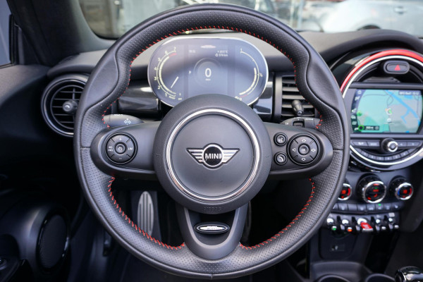MINI Cabrio 1.5 Cooper Sidewalk Edition JCW + CAMERA / APPLE CARPLAY / STOELVERWARMING