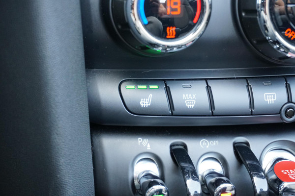 MINI Cabrio 1.5 Cooper Sidewalk Edition JCW + CAMERA / APPLE CARPLAY / STOELVERWARMING