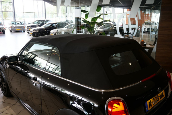 MINI Cabrio 1.5 Cooper Sidewalk Edition JCW + CAMERA / APPLE CARPLAY / STOELVERWARMING