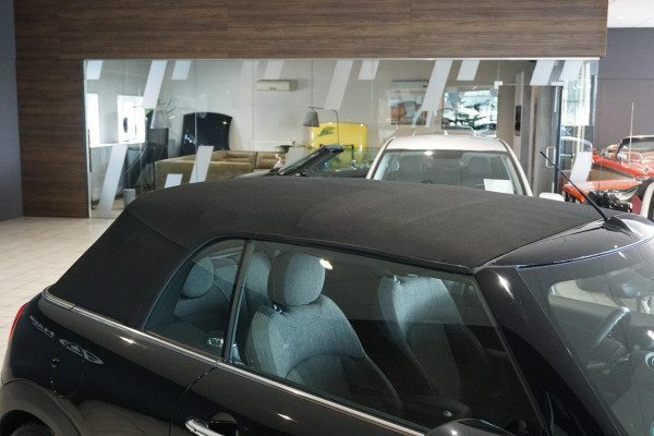MINI Cabrio 1.5 Cooper Sidewalk Edition JCW + CAMERA / APPLE CARPLAY / STOELVERWARMING