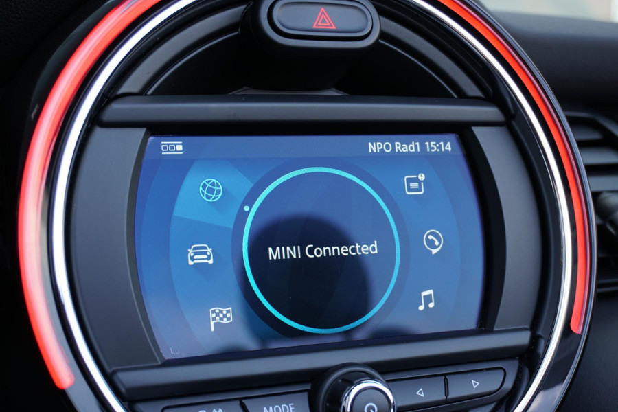 MINI Cabrio 1.5 Cooper Sidewalk Edition JCW + CAMERA / APPLE CARPLAY / STOELVERWARMING