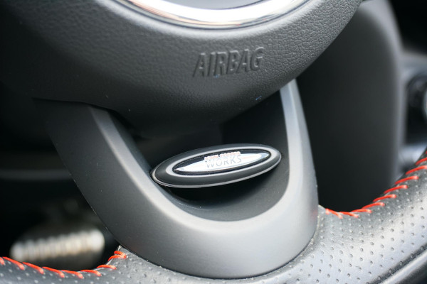 MINI Cabrio 1.5 Cooper Sidewalk Edition JCW + CAMERA / APPLE CARPLAY / STOELVERWARMING