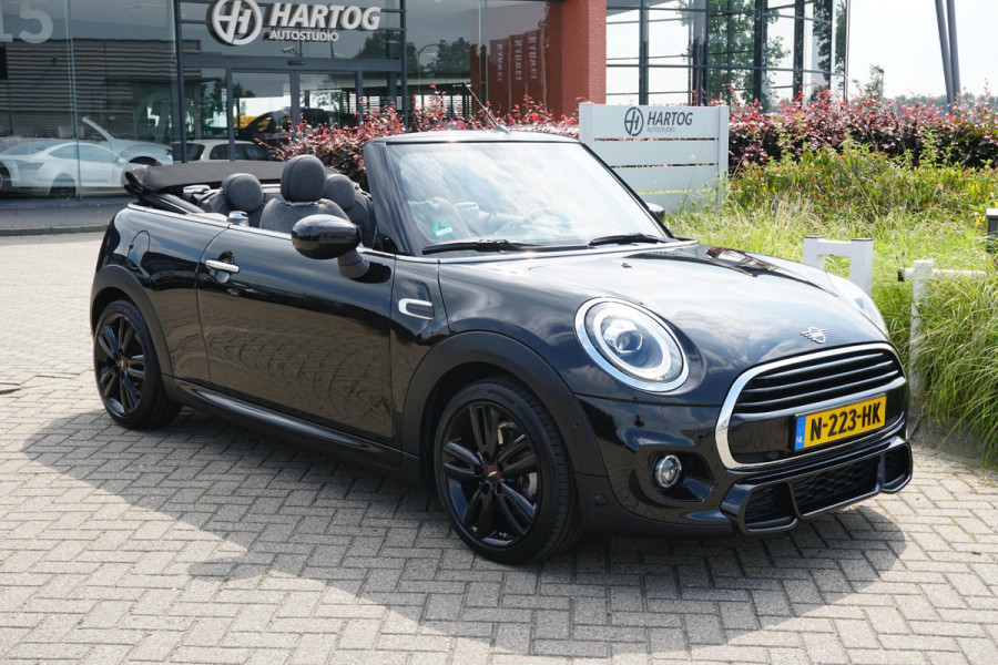 MINI Cabrio 1.5 Cooper Sidewalk Edition JCW + CAMERA / APPLE CARPLAY / STOELVERWARMING