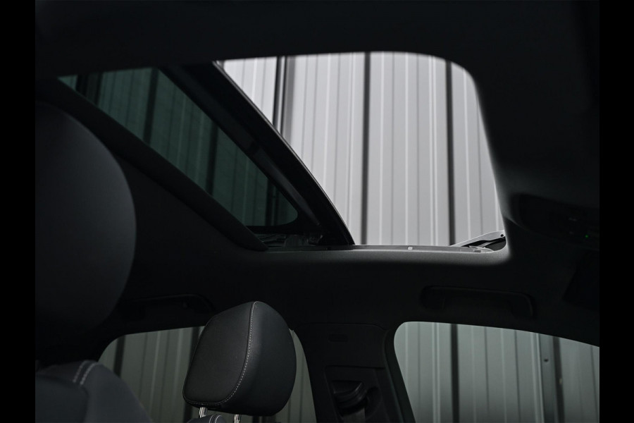 Audi Q3 Sportback 45 TFSI e S Edition | Panoramadak | Leder | Achteruitrijcamera | Stoelverwarming  | Climate control | 20 Inch