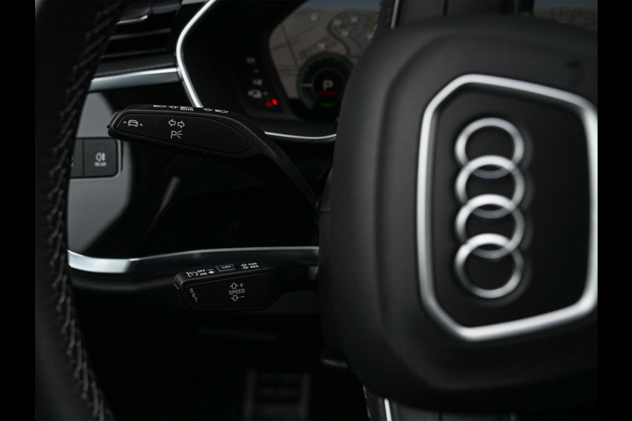 Audi Q3 Sportback 45 TFSI e S Edition | Panoramadak | Leder | Achteruitrijcamera | Stoelverwarming  | Climate control | 20 Inch
