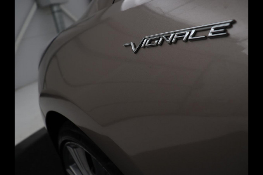 Ford Fiesta 1.0 EcoBoost Vignale | Panoramadak | Carplay | Lederen bekleding | Camera | Adaptive Cruise | Navigatie | Stoel & stuurverwarming | LM | B&O Geluidsinstallatie | DAB