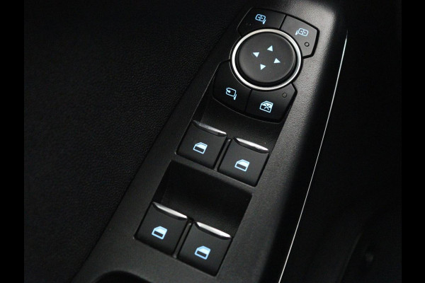 Ford Fiesta 1.0 EcoBoost Vignale | Panoramadak | Carplay | Lederen bekleding | Camera | Adaptive Cruise | Navigatie | Stoel & stuurverwarming | LM | B&O Geluidsinstallatie | DAB