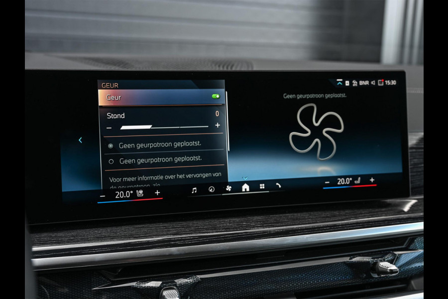 BMW X5 xDrive50e M-Sport Pro | Panoramadak | Active Cruise | Iconic Glow | Harman/Kardon | Memory Seats | Stoel Ventilatie | Head-Up | 360 Camera | Ambient Air | Achterasbesturing | Ambiance Interieur | Soft Close