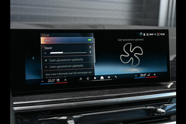 BMW X5 xDrive50e M-Sport Pro | Panoramadak | Active Cruise | Iconic Glow | Harman/Kardon | Memory Seats | Stoel Ventilatie | Head-Up | 360 Camera | Ambient Air | Achterasbesturing | Ambiance Interieur | Soft Close